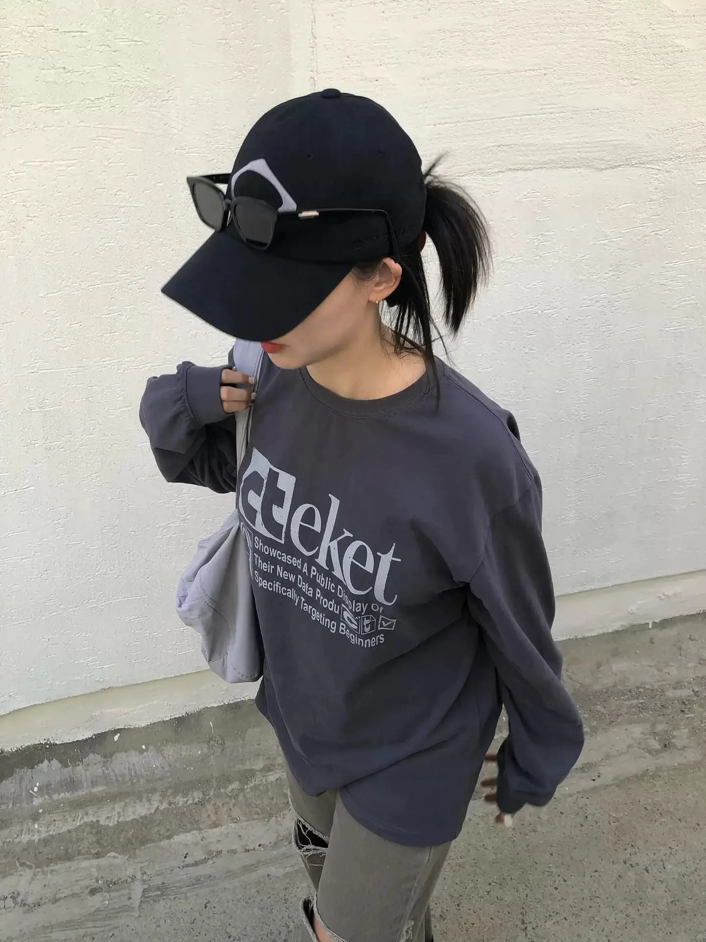 24S Korean version Autumn American Vintage Alphabet print Long Sleeve Loose Cotton Casual T-shirt Tops 250118