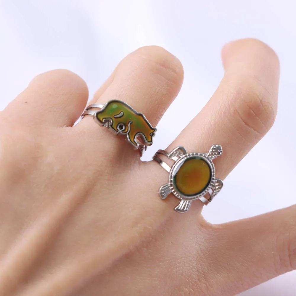 50 pieces/batch of color changing emotion adjustable temperature emotion rings suitable for ren women with boxes and fashionable jewelry 250109
