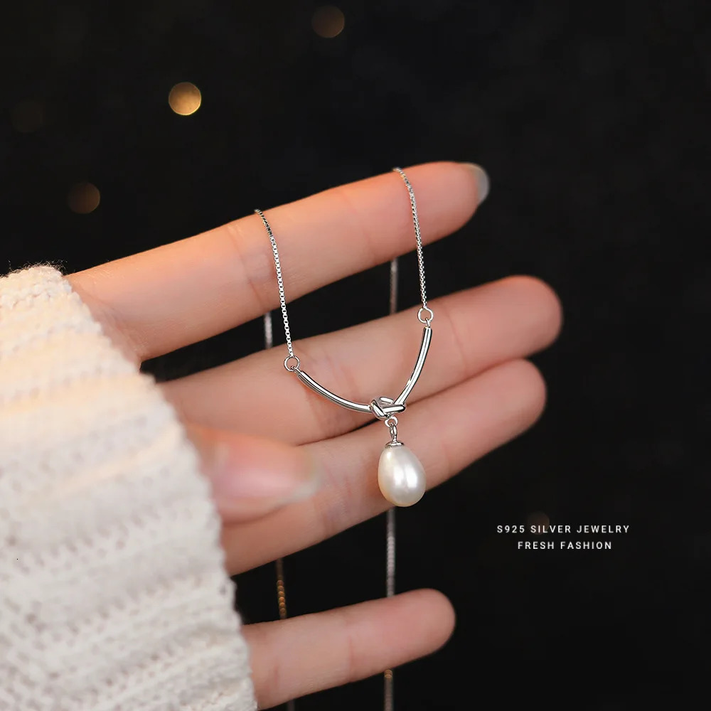 925 Sterling Silver French High Quality Freshwater Pearl Pendant Necklace for Women Temperament Wedding Jewelry Accessories 250110