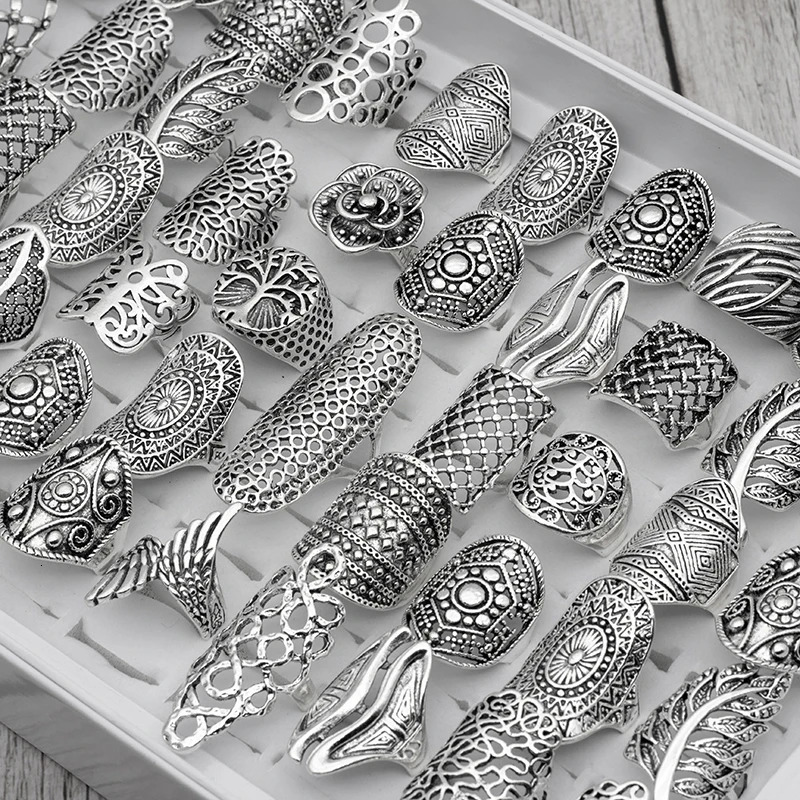Wholesale 20pcs/Lots Mix Style Vintage Carved Flower Silver Plated Jewelry Rings For Women Size 17mm to 21mm 250117