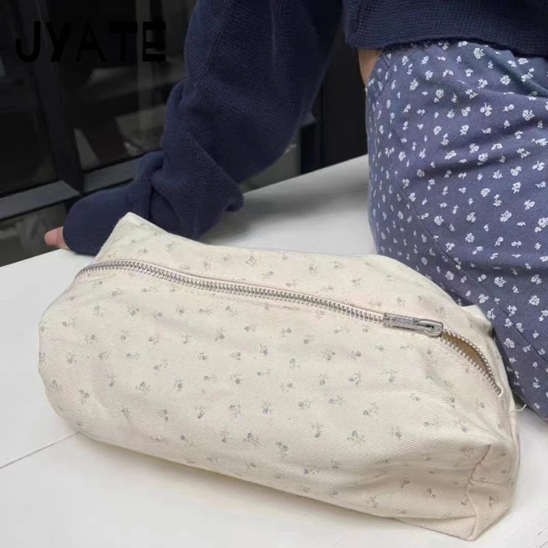 2024 Cute Flower Print Makeup Bag Women Portable Zipper Cosmetic Travel Organizer Girls Sweet Vintage Handbag Toiletry Pouch Y2K250114