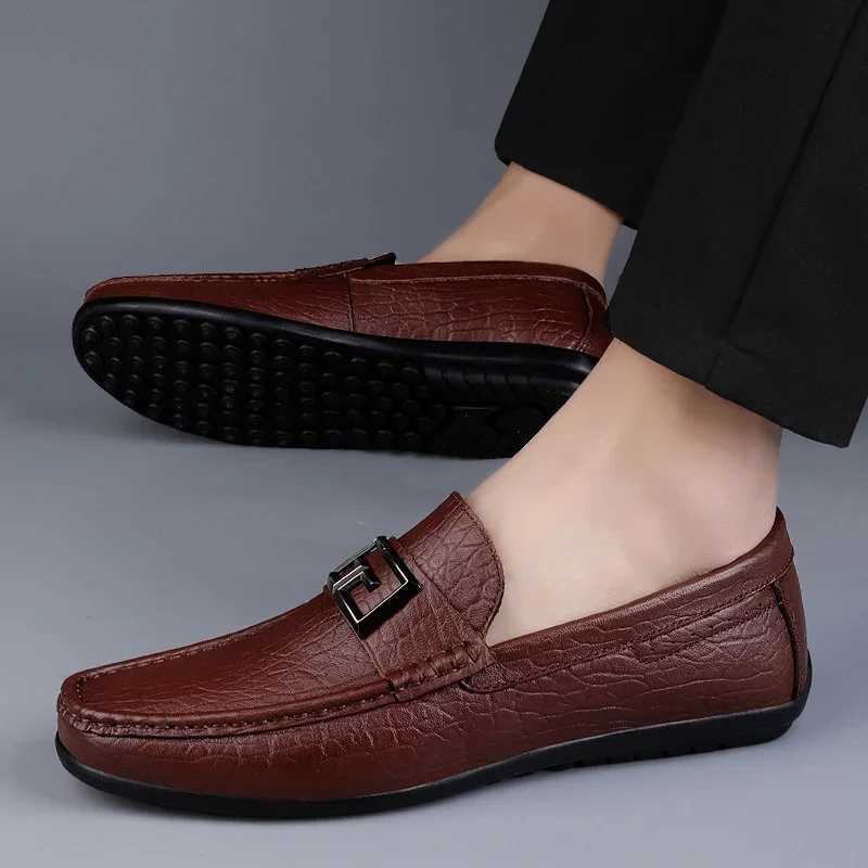 2023 Genuine Leather Mens Loafers Shoes Designer Men Casual Handmade Formal Slip Male Boat Shoes Zapatillas HombreXJ250118