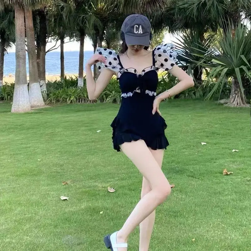 2023 Summer Fashion Dot Square Neck Hollow Out Pure Desire Style Gathering High Waist Covering Belly Skirt Swimwear 250120