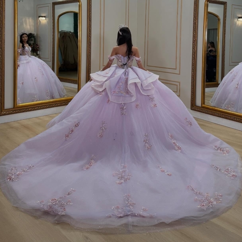 Light Lavender Quinceanera Dresses Ball Gown Off The Shoulder Applique Lace Beading Crystal Tull Party Birthday Sweet 16 Dress Vestidos
