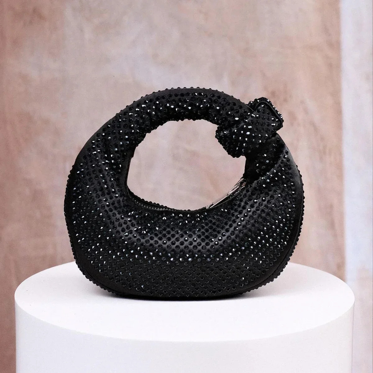 Mini moon style dinner bag with niche lightweight diamond encrusted dumpling shaped bag hand-held small bag for wedding 250110