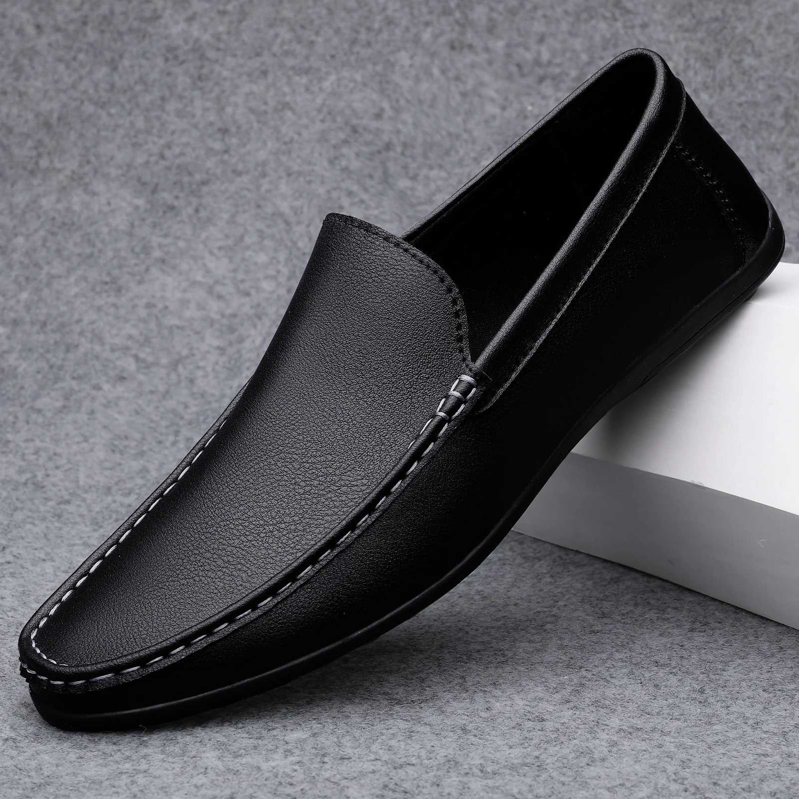 2022 Fi Mens Shoes High Quality Brand Loafers Comfy Leather Boats Shoes White Men Summer Casual Shoes Mocassin Plus Size 47XJ250118