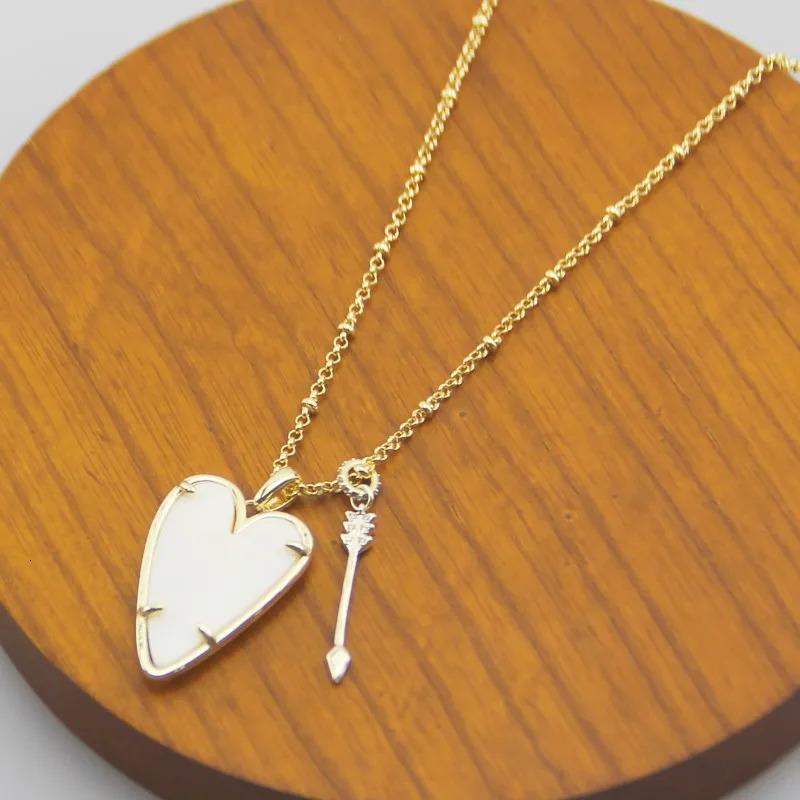KS European and American Retro Simple and Elegant Charming and Fashionable Heart Earrings Necklace Jewelry Set 250108
