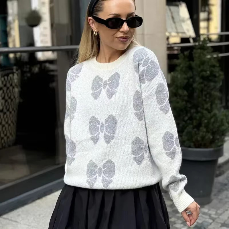 Women's O-Neck Pullover Design Sense Niche Tops Autumn Winter Butterfly Pattern Sweater Fashion Knitted Top Streetwear