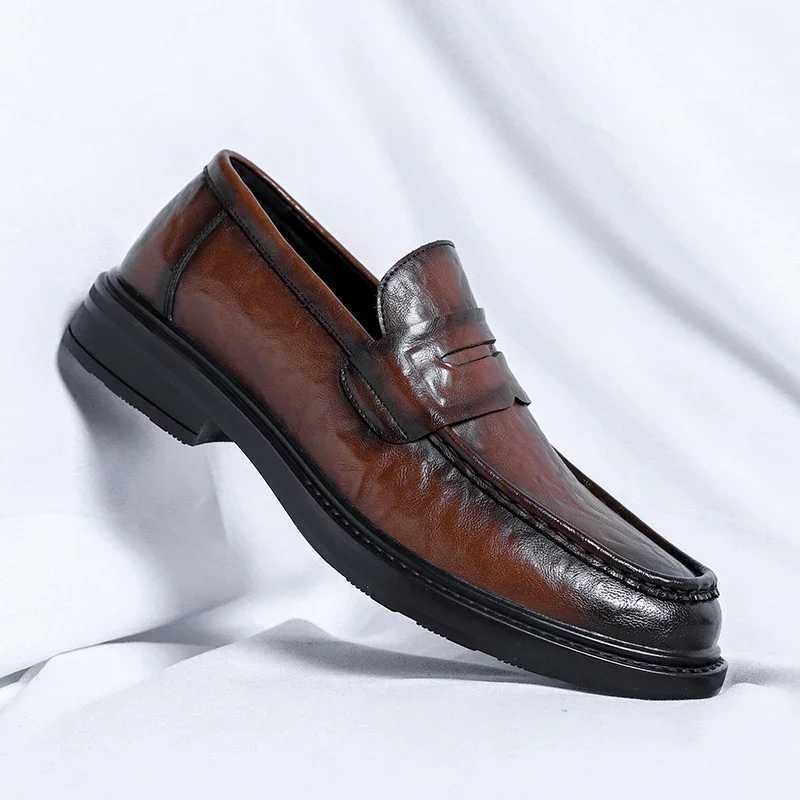 Men Casual Shoes Genuine Leather Thick Sole Fi Loafers Mens Comfortable Driving Men Platform Runway Leather ShoesXJ250118