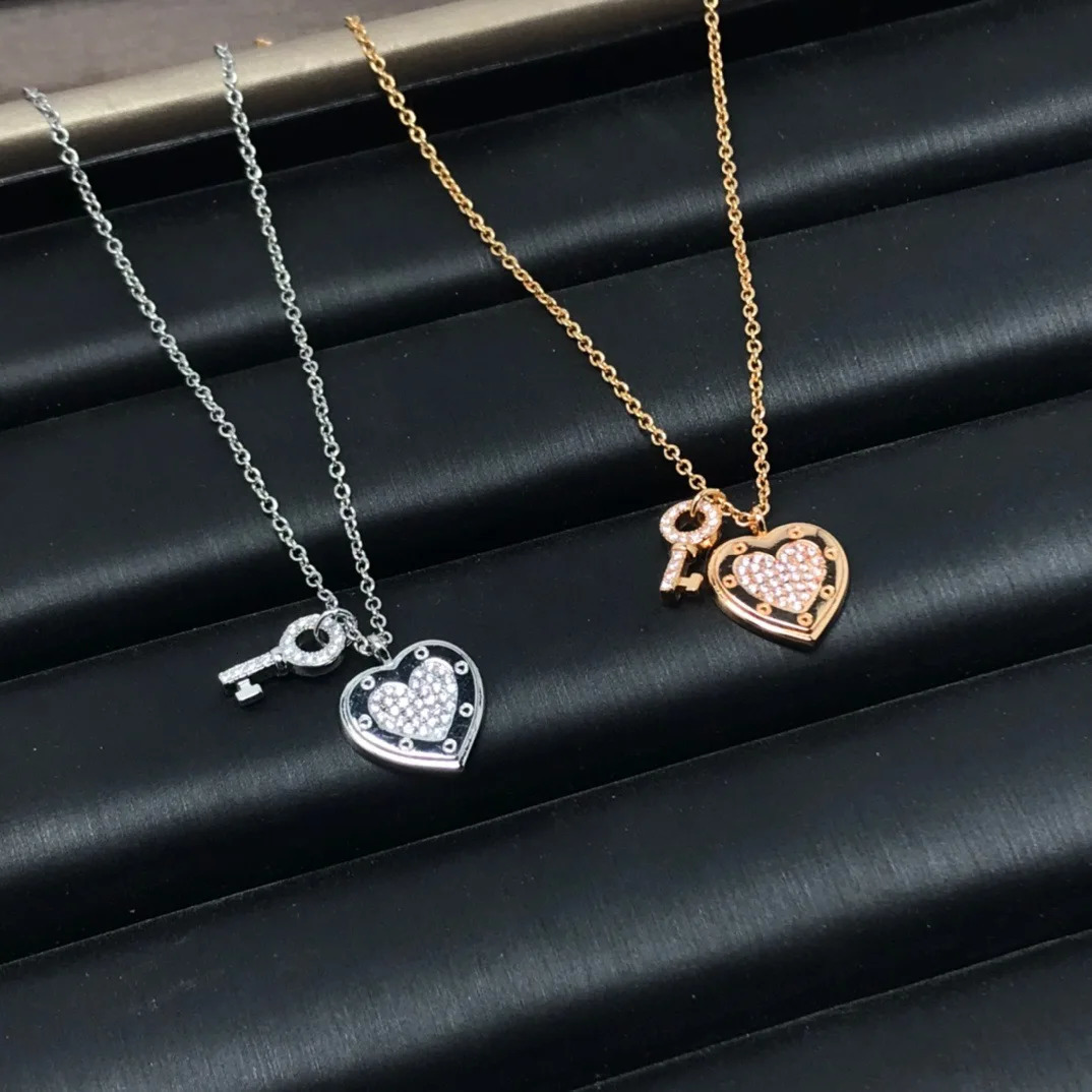 High Quality S925 Silver Jewelry Fashion Exquisite Key Heart Pendant Necklace Women Jewelry Gift 250117