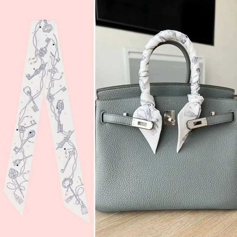 Classic Key Chain Female Decoration Twill Long Ribbon Binding Bag Silk Ribbon Hair Belt Hot Selling Small Scarf W250118