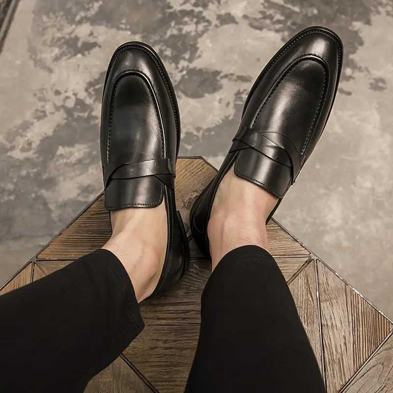 Luxury Designer Men Shoes 2022 New PU Leather Casual Driving Zapatos De Hombre Slip- Breathable Black Brown Male LoafersXJ250118