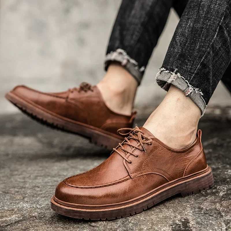 New Men Handmade Loafers Shoes Brogue Casual Shoes Men Genuine Leather Shoes Cargo Work Boots Business Casual SneakersXJ250118
