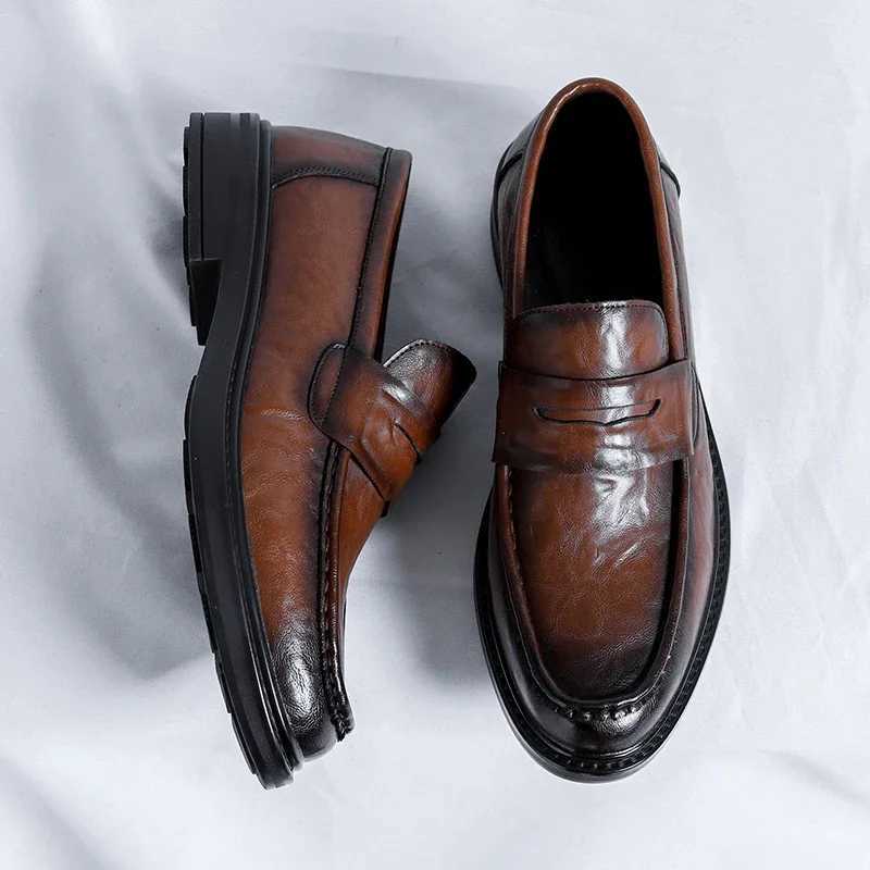 Men Casual Shoes Genuine Leather Thick Sole Fi Loafers Mens Comfortable Driving Men Platform Runway Leather ShoesXJ250118