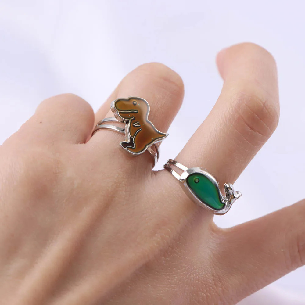 50 pieces/batch of color changing emotion adjustable temperature emotion rings suitable for ren women with boxes and fashionable jewelry 250109