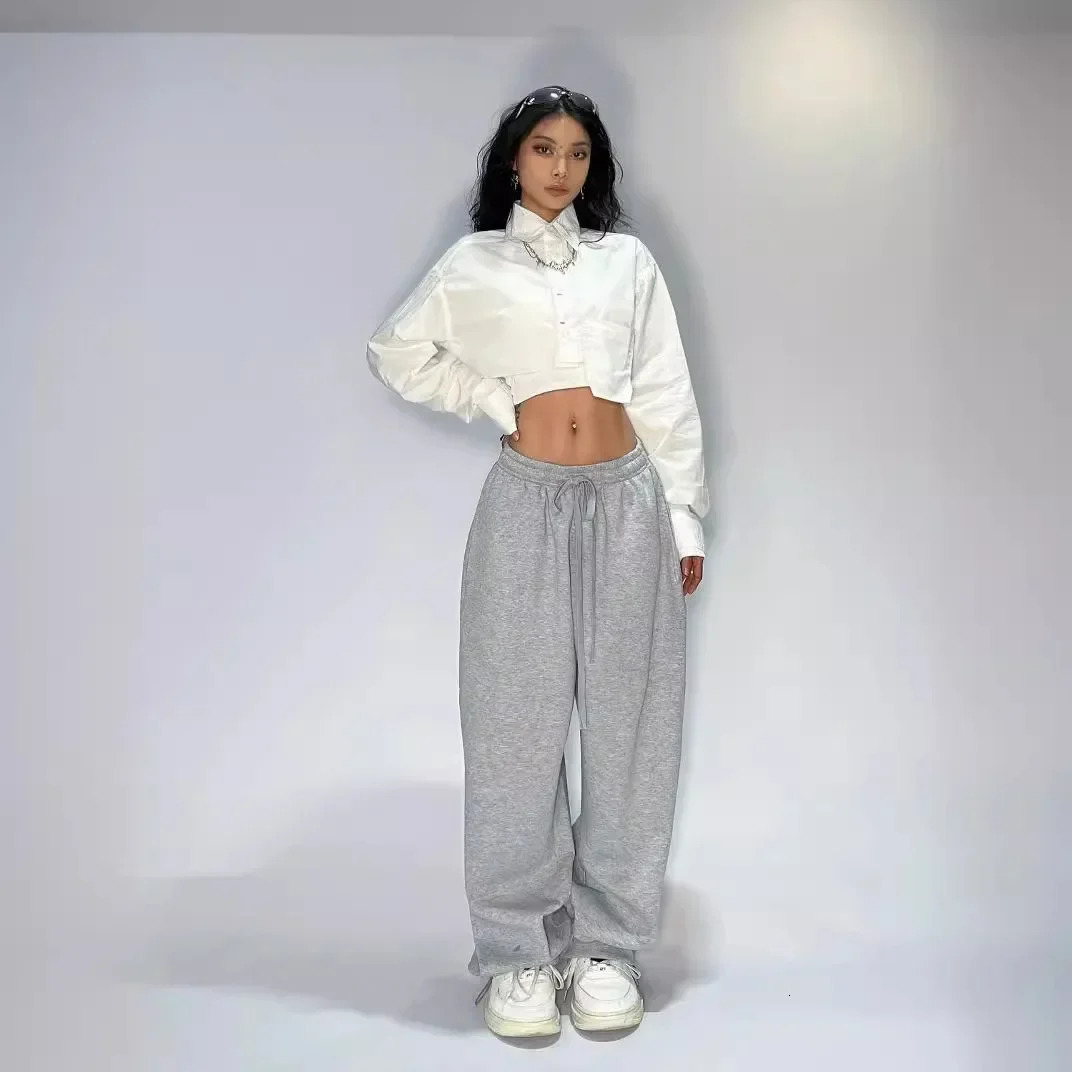 Casual and Comfy Grey Sweatpants for Women with Starchy Waist Loose Fit Parachute Pants 250108
