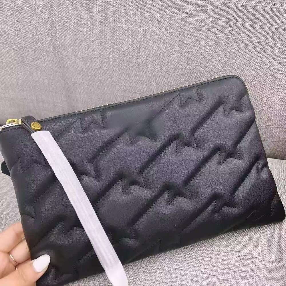 2024 New Fashionable And Trendy Commuter Handbag
