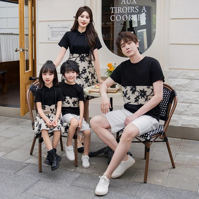 Partner Look CoupleSets Fashion Family Matching Brothers and Sister Clothes Clothing Women Mom Daughter Dress Dad Son T Shirts 250117