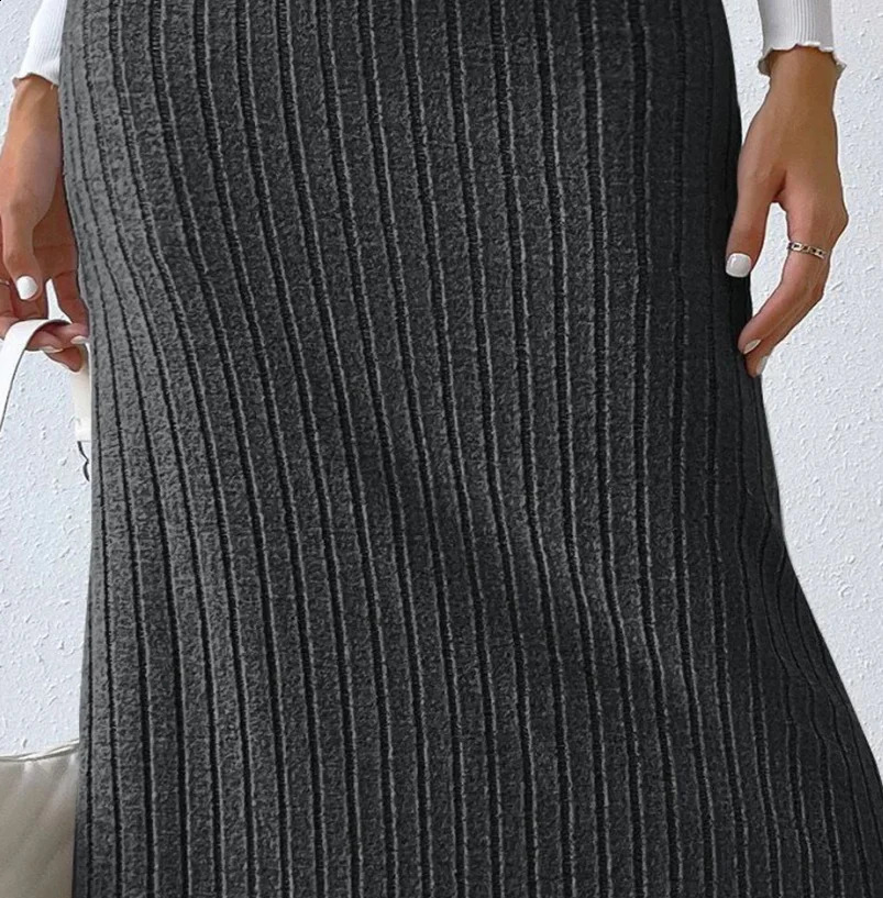 2024 Plus Size selling high waisted side slit slim fit skirt 250122