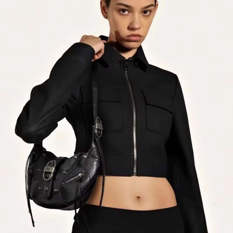 Elegant Large Capacity Oil Wax Leather Women's Crossbody Brand Design Rivet Motorcycle Trend Punk Style Shoulder Bag