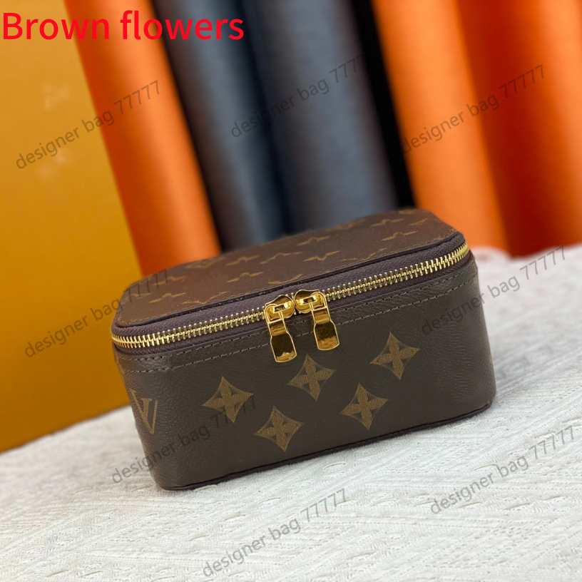 Designer Makeup Bag Men Women Fashion Luxury Leather Brown flower Makeup Box Jewelry Box Storage box Toiletry bag Suitable for daily and travel 3 sizes to choose from