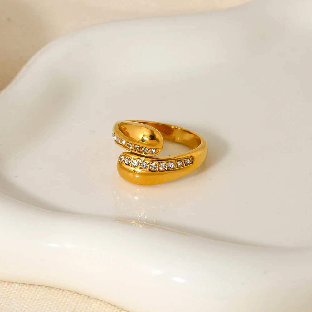 Stylish Golden Metal Stainless Steel Paved Shiny Stone Cross Open Ring for Women Waterproof Jewelry Gift 250121
