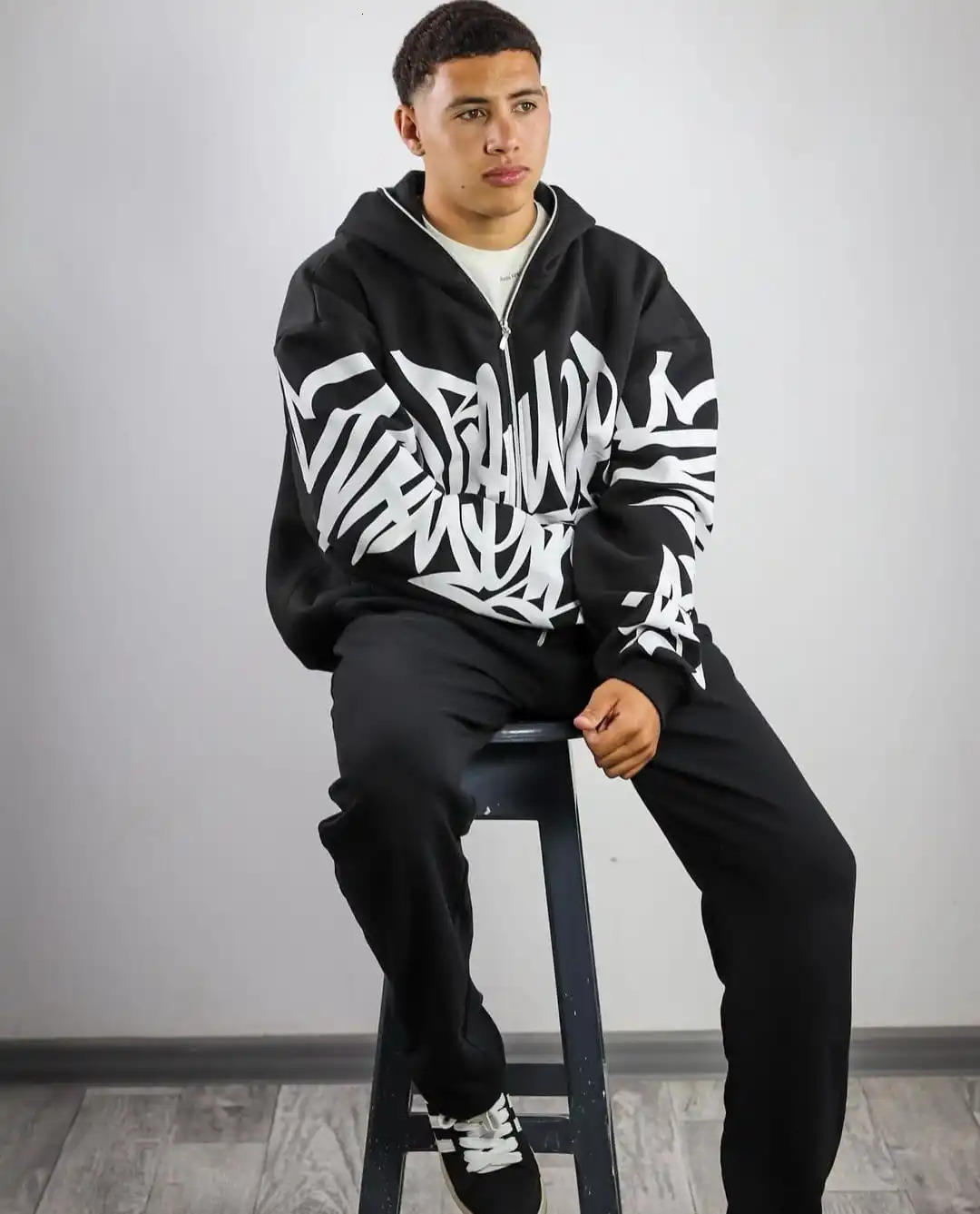 Y2K street fashion hooded Harajuku hip-hop retro oversized long sleeved jacket mens loose casual hooded jacket sportswear 250110