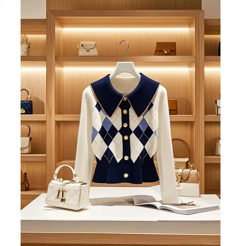 Autumn Fashion Elegant Plaid Short Style Knitted Cardigan Women Clothing Vintage Commute Elastic Slim Doll Collar Sweaters 250116