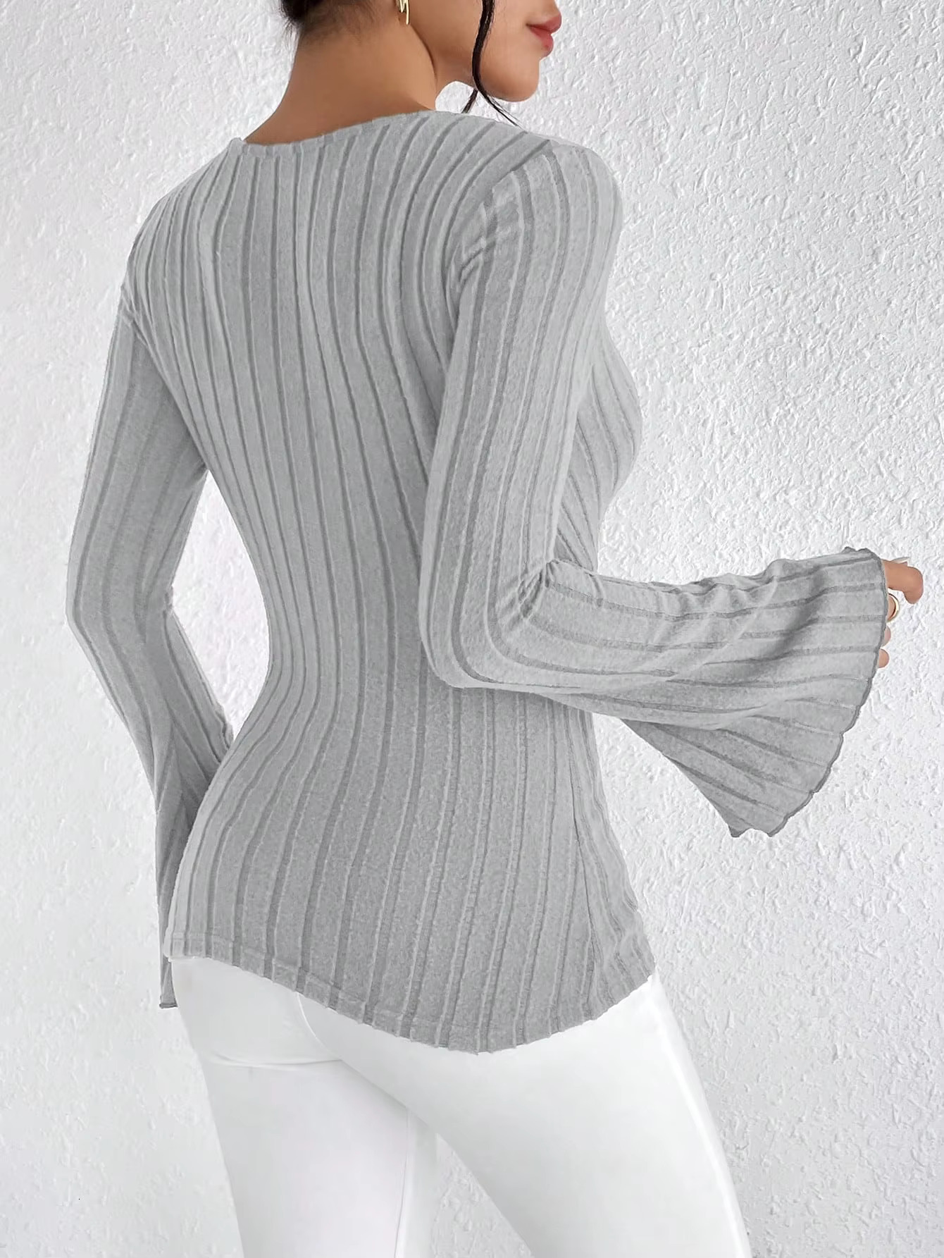2024 New Autumn/Winter V-Neck Solid Color Sexy Fashion Design Sense Slim Long Sleeve Knitted Women's T-Shirt