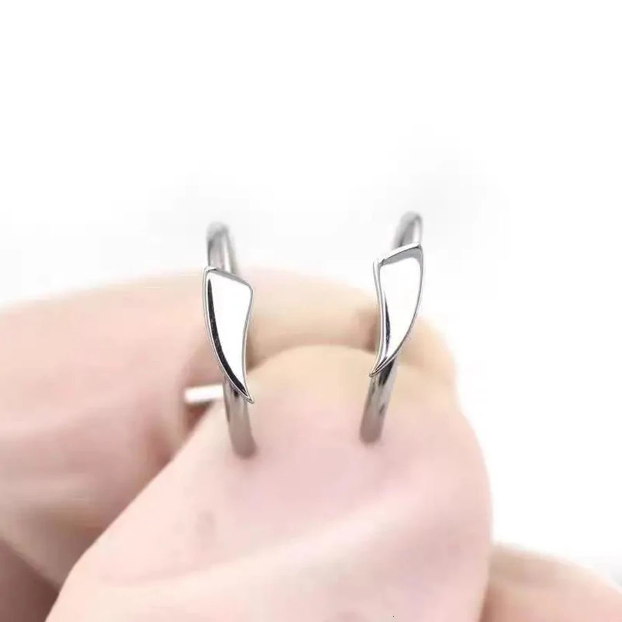 2PCS Trendy 10mm Stainless Steel Punk Clip on Piercing Nose Wrap Lip Rings Unisex Ring Women Men Tusk Body Jewelry 250110
