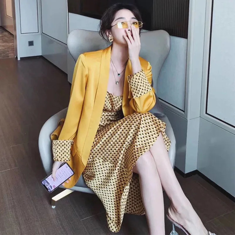 2024 oversized womens summer cool casual suit jacket paired with printed suspender skirt n two piece set for women 250122