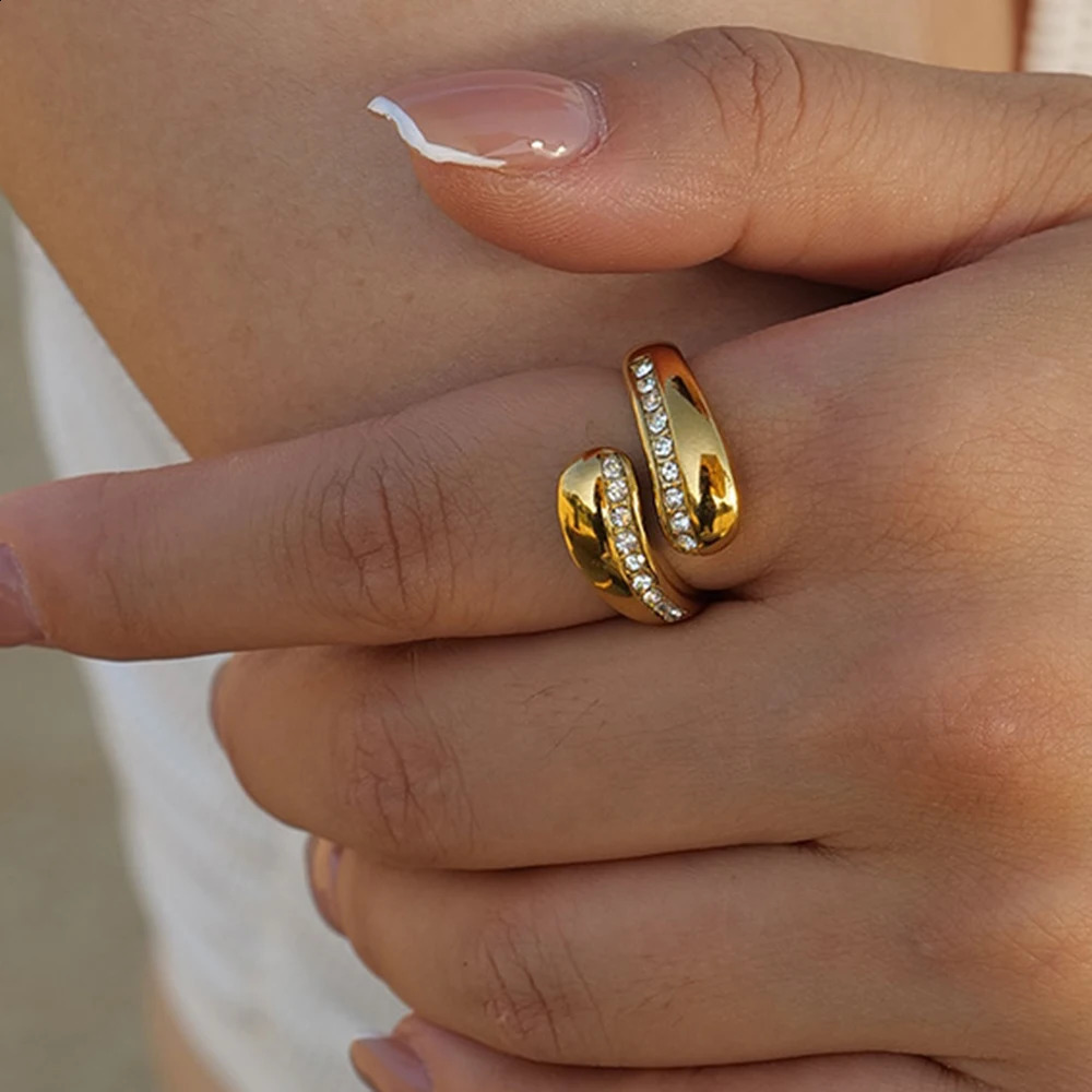 Stylish Golden Metal Stainless Steel Paved Shiny Stone Cross Open Ring for Women Waterproof Jewelry Gift 250121