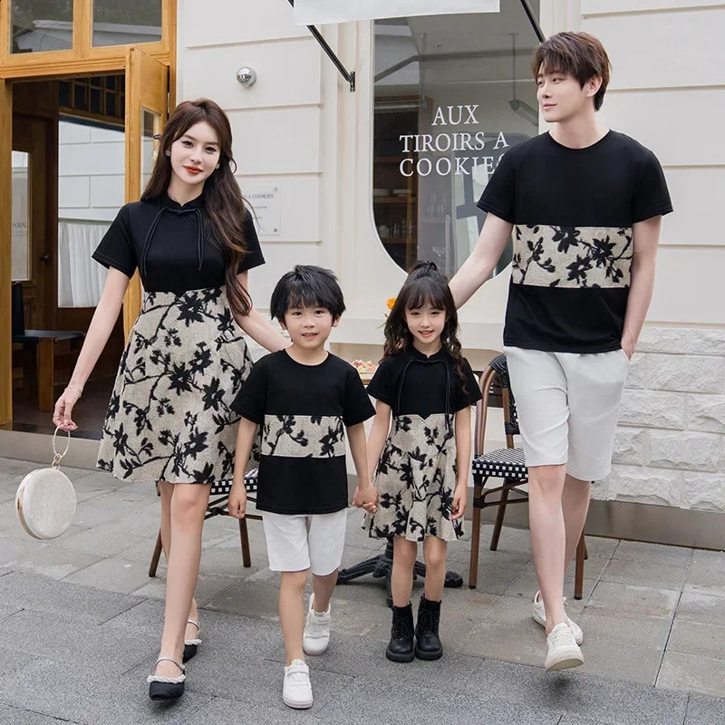 Partner Look CoupleSets Fashion Family Matching Brothers and Sister Clothes Clothing Women Mom Daughter Dress Dad Son T Shirts 250117
