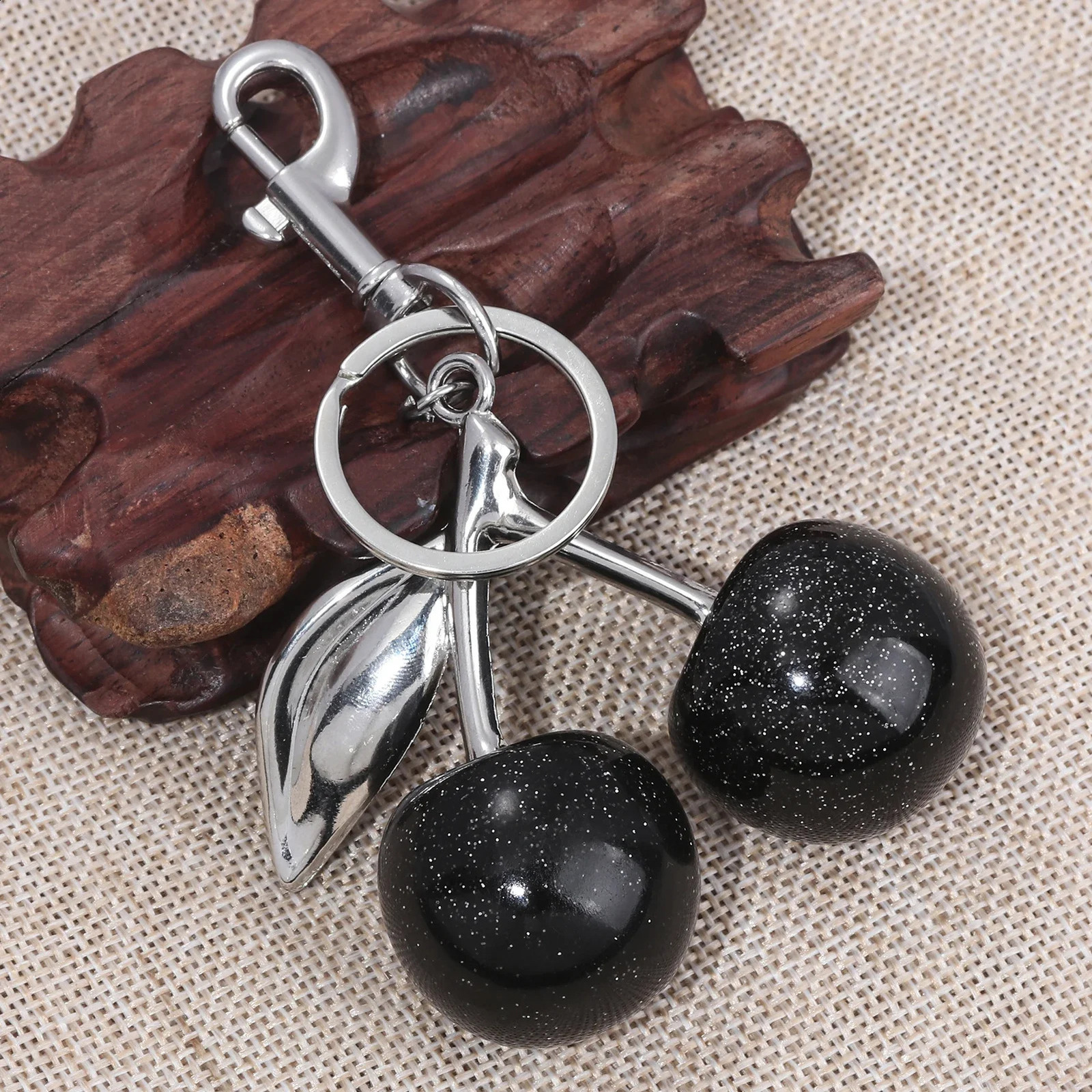 Cherry Bag Charm Keychain Exquisite Red Cherry Fruit Key Chain for Women Girs Bag Purse Pendant Accessories Gift 250122