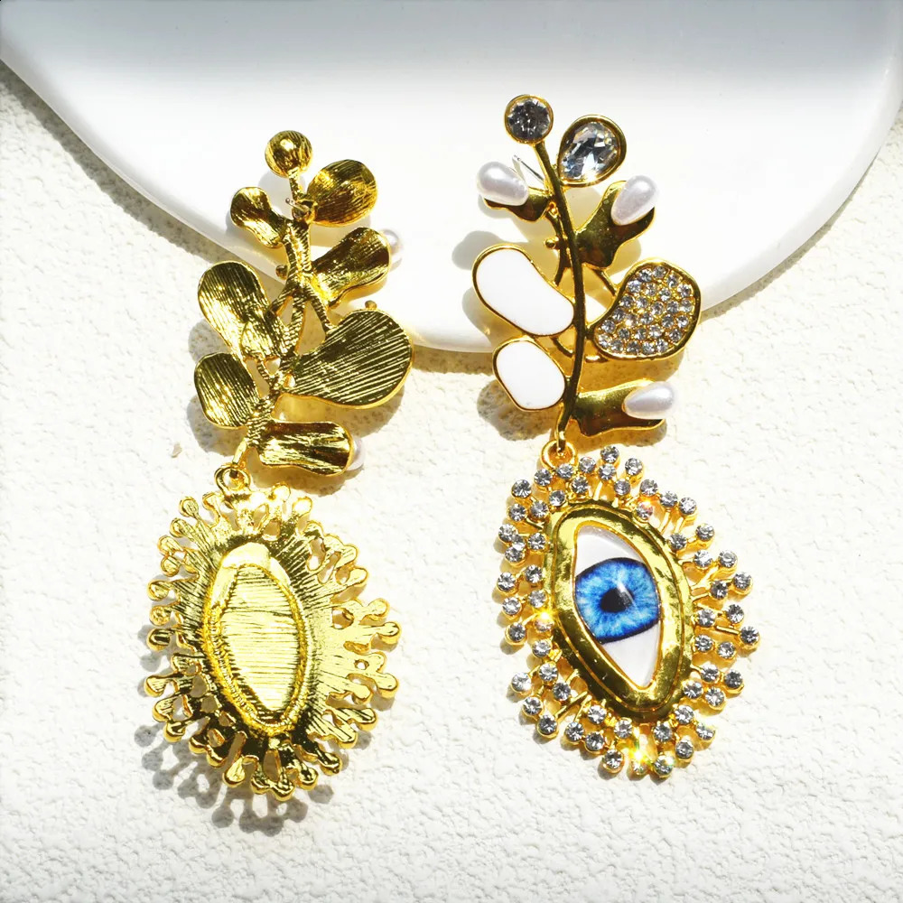 n Rhinestone Resin Eyes Pendant Dangle Earrings for Women Jewelry Baroque Style Vintage Statement Earrings Accessories 250120