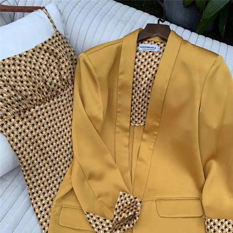 2024 oversized womens summer cool casual suit jacket paired with printed suspender skirt n two piece set for women 250122