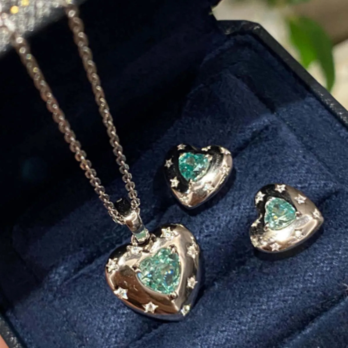 Fashion Elegant High end Womens Boutique Charm Personalized Love 925 Necklace 250117