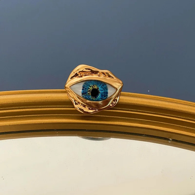 Vintage Jewelry Eye Open Ring 250121