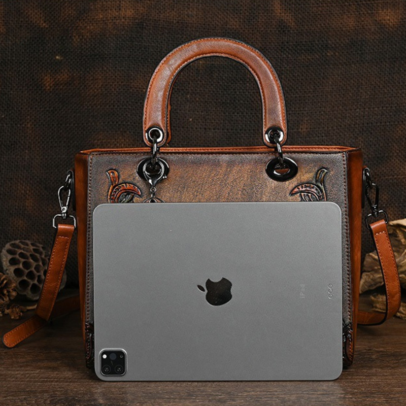 New Fish Emed Women Handbag Vintage Chinese Style Shoulder Versatile Leather Large Capacity Crossbody Bag Ladies