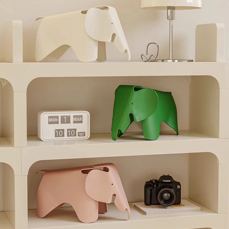 Nordic Elephant Figurines Creative Miniatures for Living Room Modern Ornaments n Sculptures Funny Gifts Home Decoration 250115