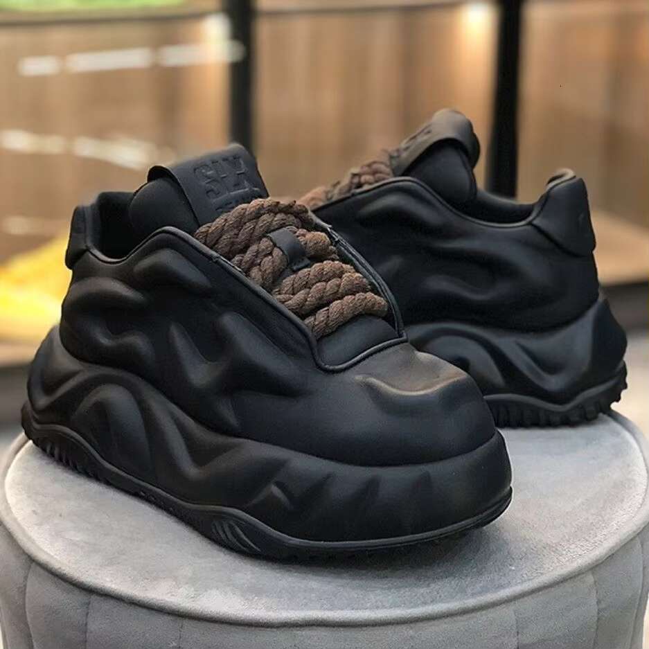 New Thick Bottom Increased Ultra-Light Non-Slip Wear-Resistant Comfortable Bread Casual Sneakers Men