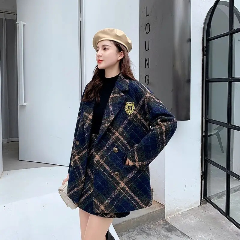 Fashionable autumn and winter womens set Korean plain coarse woolen retro slim elegant twopiece 250122