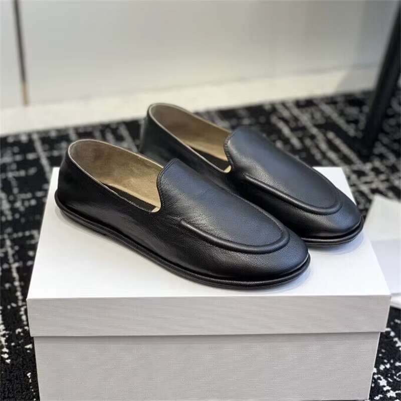 The new Lefu shoes are made of soft and feature fitted silhouette with a classic circular scalp leather ing, which