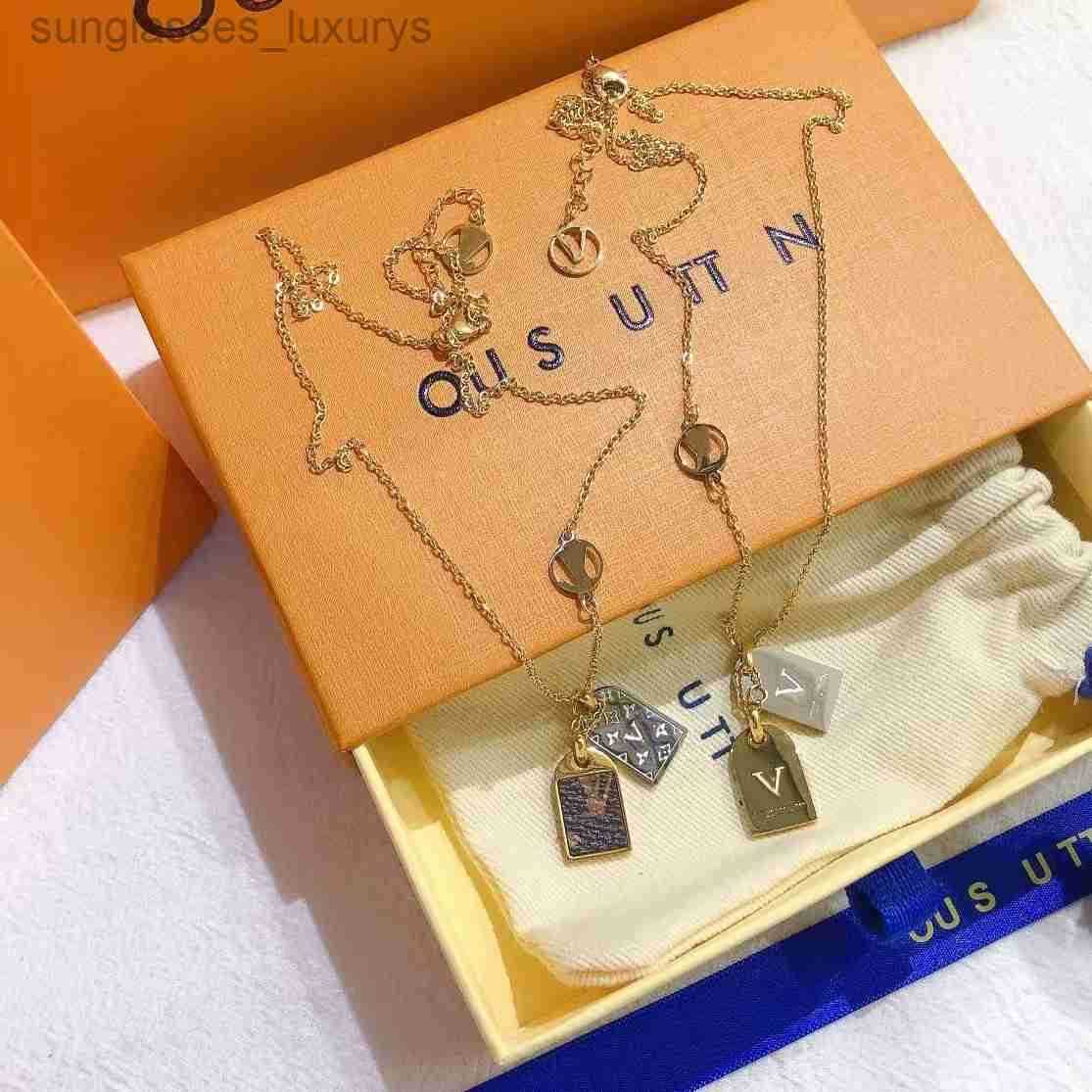 Designer Jewelrys necklace bracelet earrings designer for women v-gold plated silver gold necklace mother of pearl jewelry woman valentines day gift