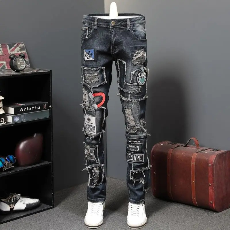 Spring and Autumn Broken Hole Patch ed Emblem Jeans Mens Straight Fit Elastic Pants 250113