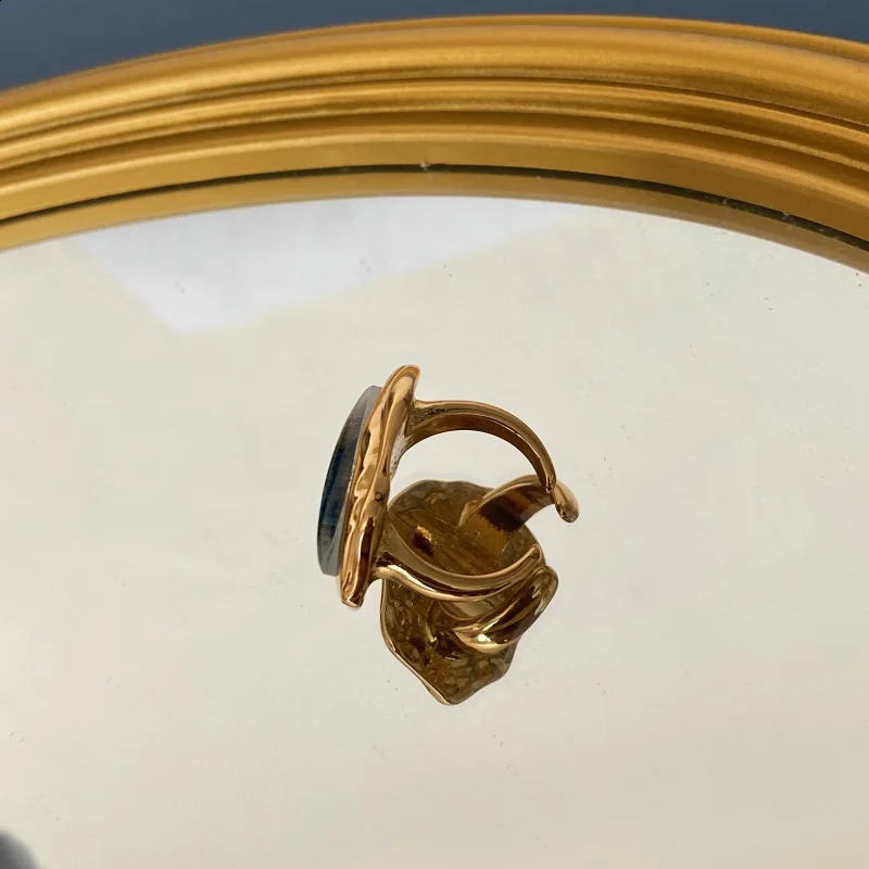 Vintage Jewelry Eye Open Ring 250121