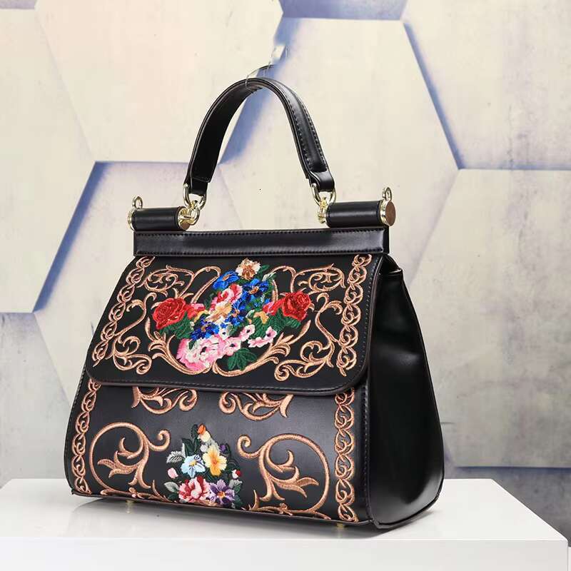 VM FASHION KISS Hand Ladies Embroidered Frame Bag Designer Women's Shoulder Ral Handbags Crossbody Bags