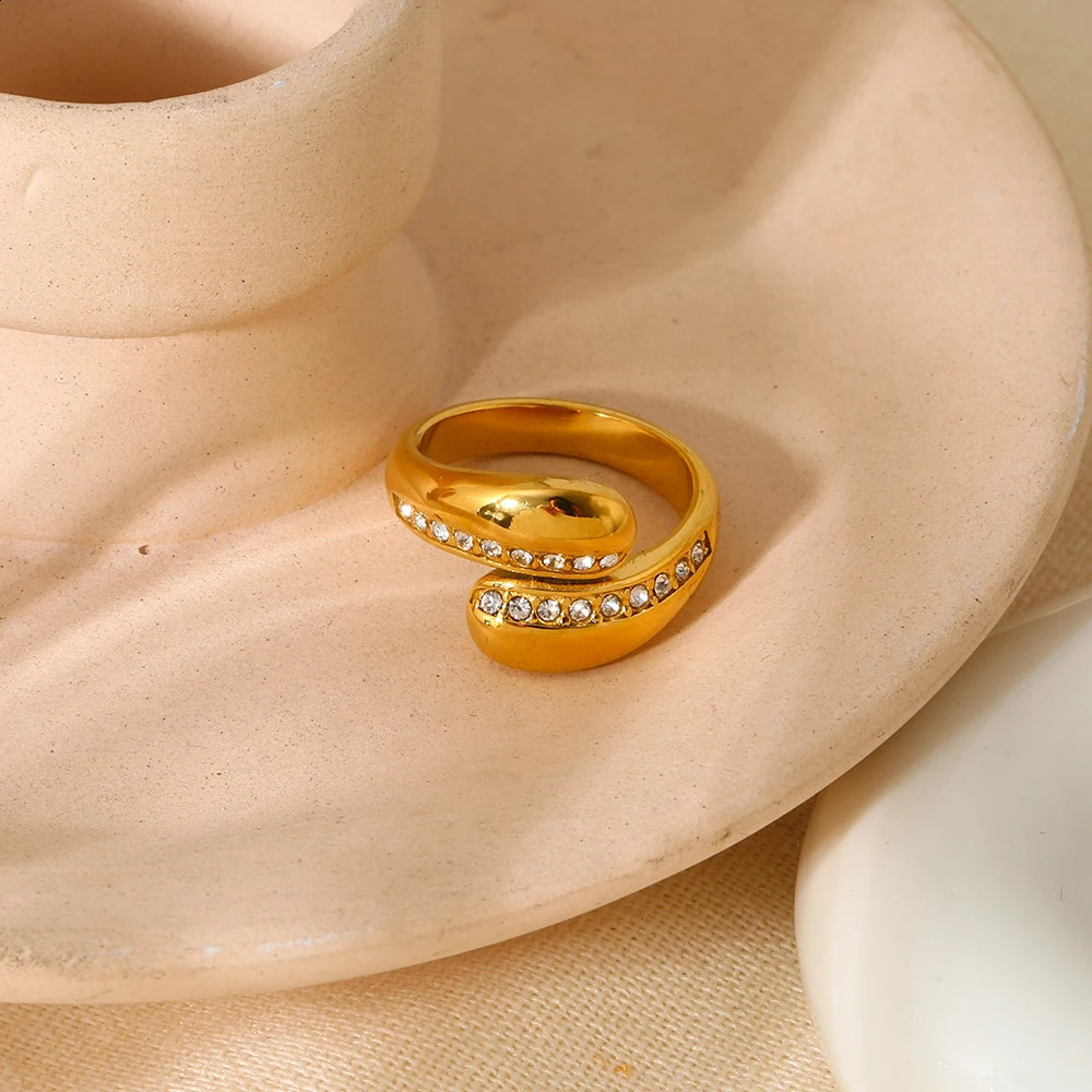 Stylish Golden Metal Stainless Steel Paved Shiny Stone Cross Open Ring for Women Waterproof Jewelry Gift 250121