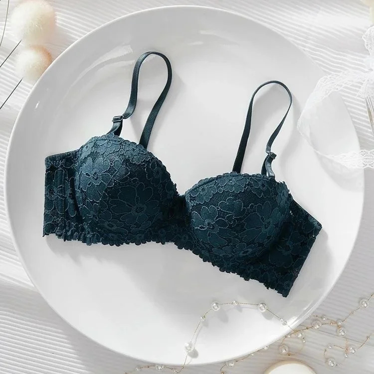 Women Underwear Thickened Bra for Small Breasts Gather Together with Steel Rings Shaped Upper Support A Cup Flat Double 250122