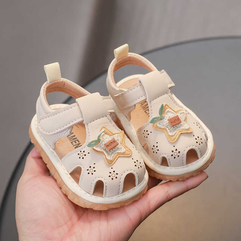 Sandals 2025 Summer New Baby Girl Infant Toddler Walking Shoes Cartoon Lightweight Soft Sole Baby Squeaky Shoes Cute Clog Shoes